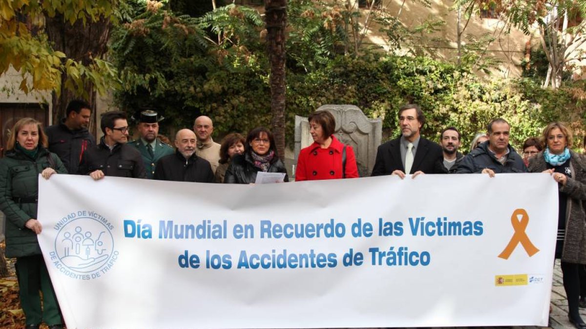 La Jefatura Provincial de Tráfico realiza un acto de homenaje a las víctimas de accidentes en las carreteras-Ical
