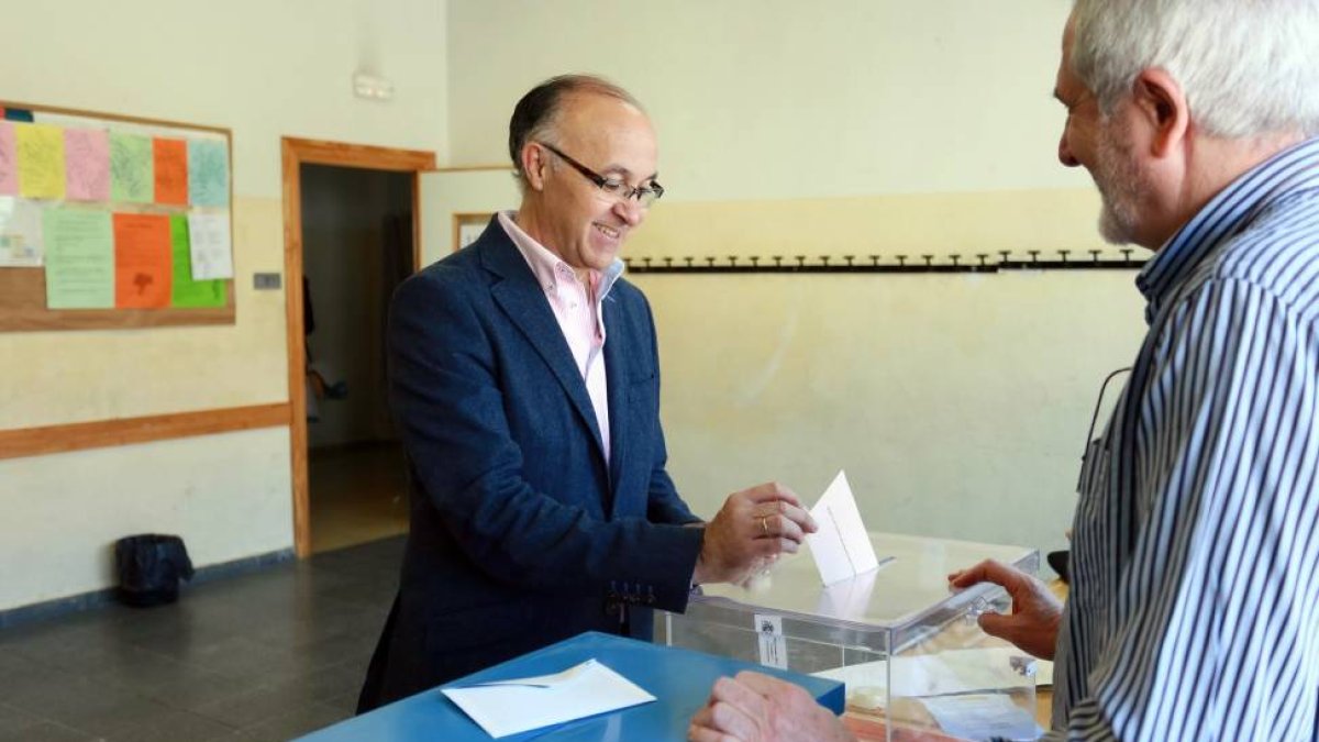 Votación del candidato número uno del PP a las Cortes por Valladolid, Ramiro Ruiz Medrano-ICAL