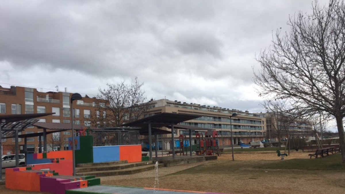 El Ayuntamiento concluye la instalación de una curiosa fuente en El Peral. -ICAL