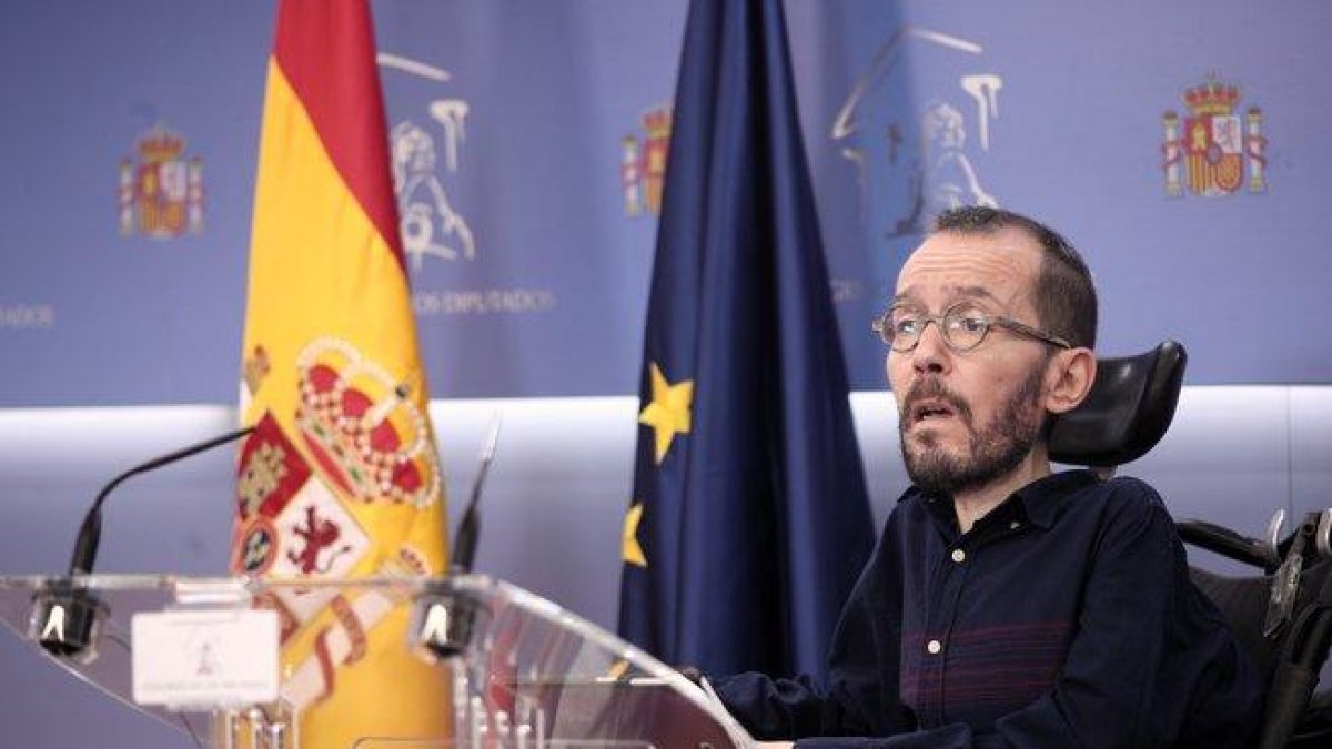 El portavoz de Unidas Podemos en el Congreso, Pablo Echenique, en ruda de prensa tras la Junta de Portavoces del Congreso de los Diputados.-EUROPA PRESS