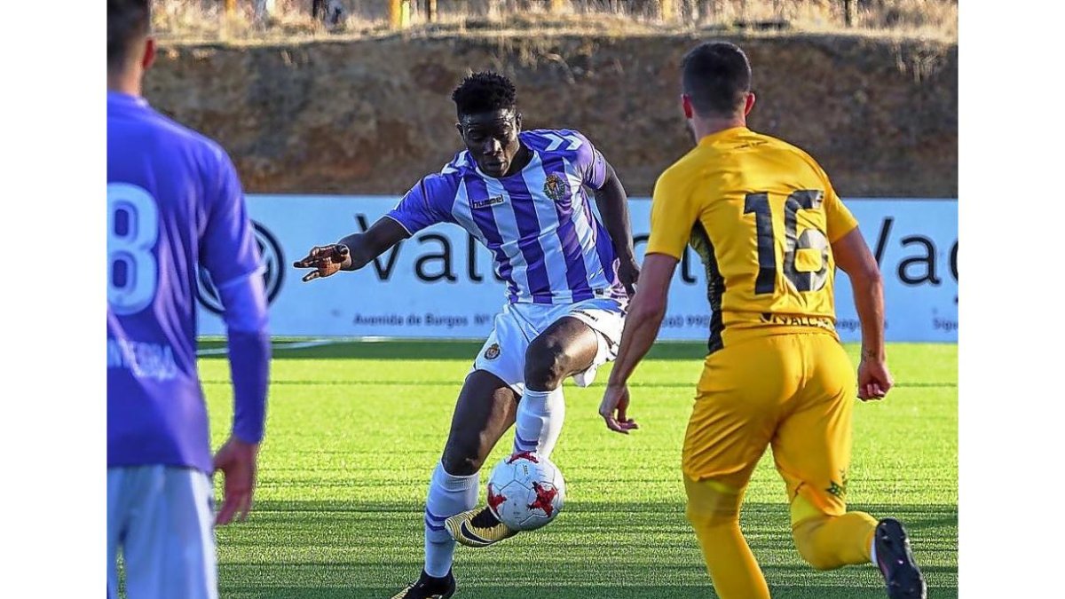 El juvenil Mohamed Salisú ha logrado hacerse un hueco en el equipo en la segunda vuelta.-M.Á. SANTOS