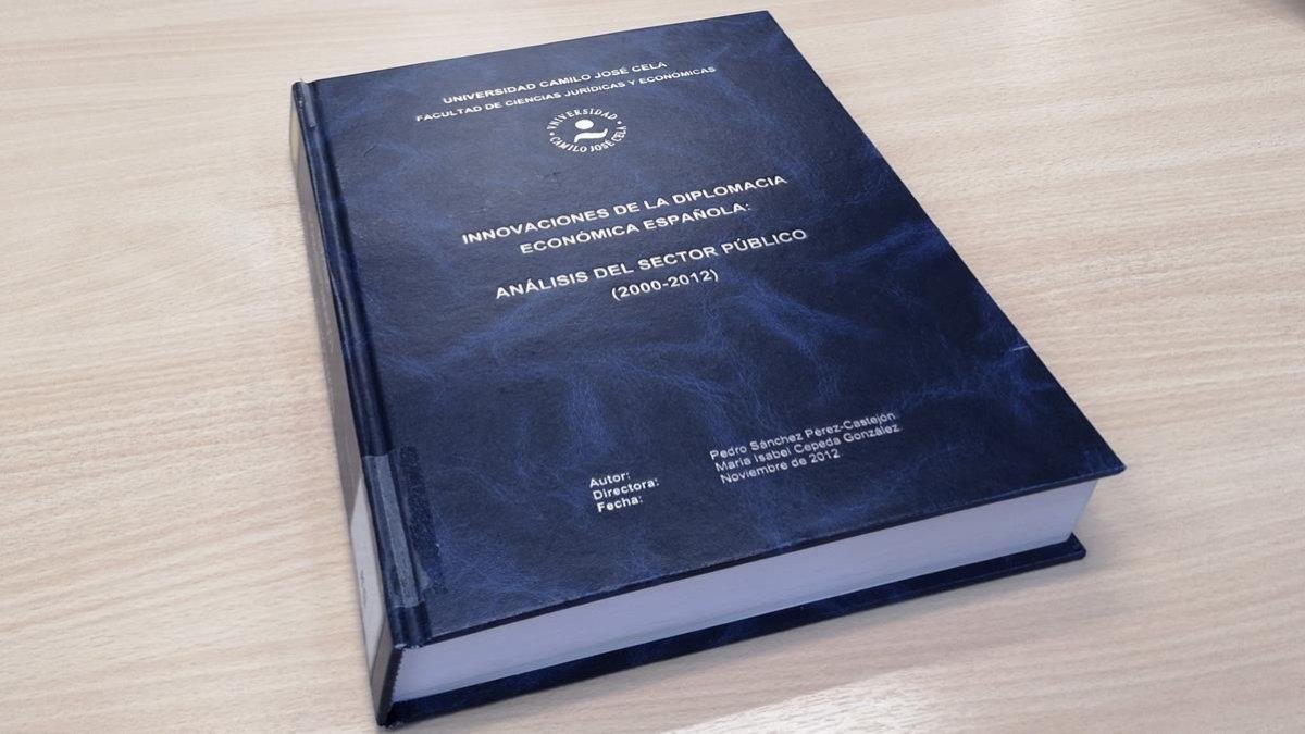 Portada de la tesis doctoral de Pedro Sánchez.-BORJA MÉNDEZ