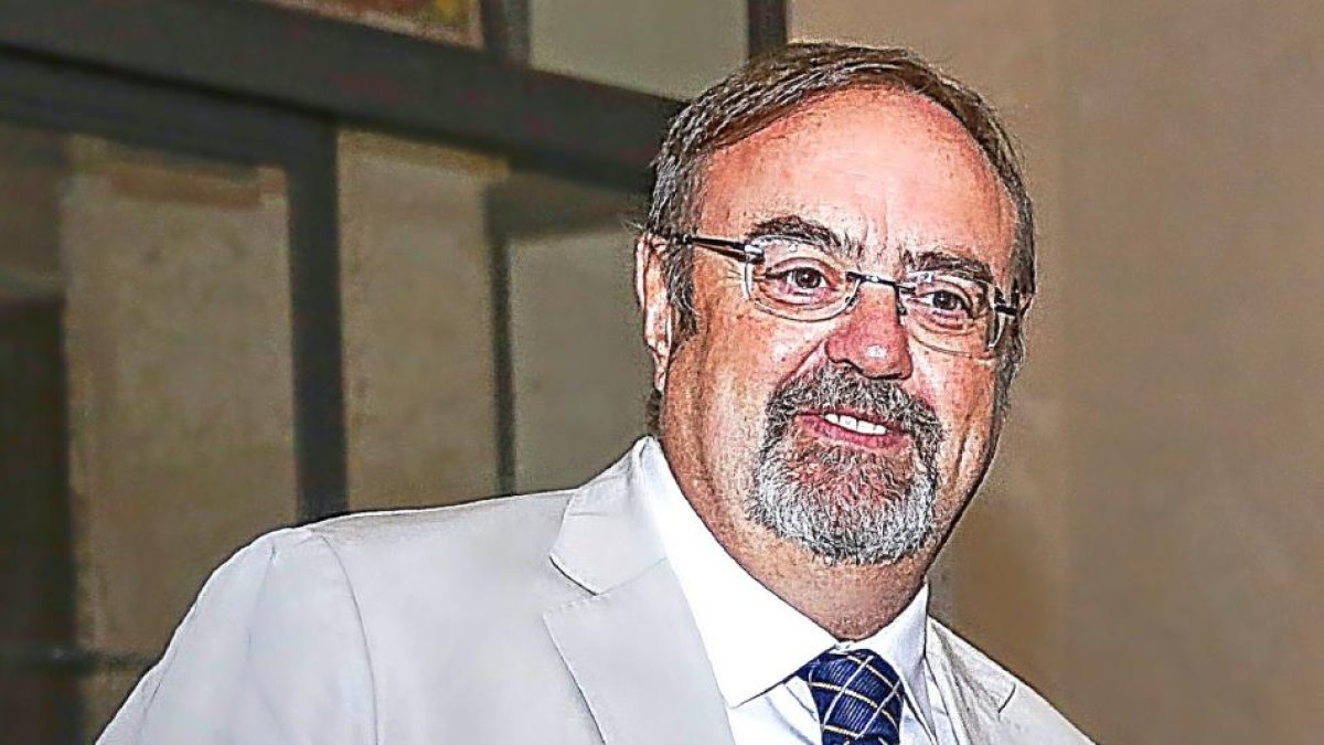 El consejero de Educación, Fernando Rey-EL MUNDO