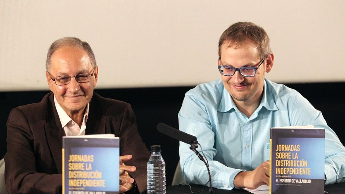 Fernando Lara y César Combarros durante la presentación del libro.-ICAL