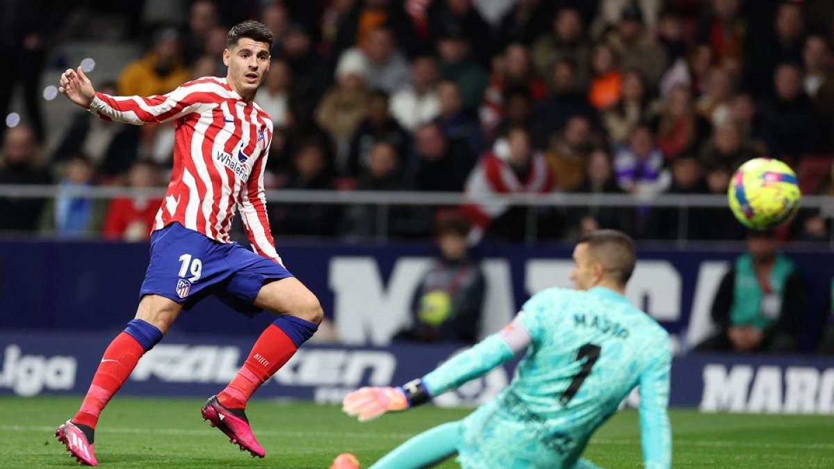 !-0. Morata  bate a Masip en el Metropolitano. / AFP