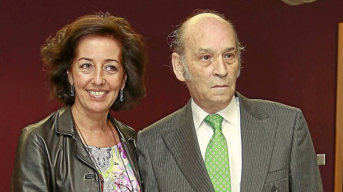 Cantalapiedra y Pedro Sanz presentan el cartel de las jornadas.-J. M. Lostau