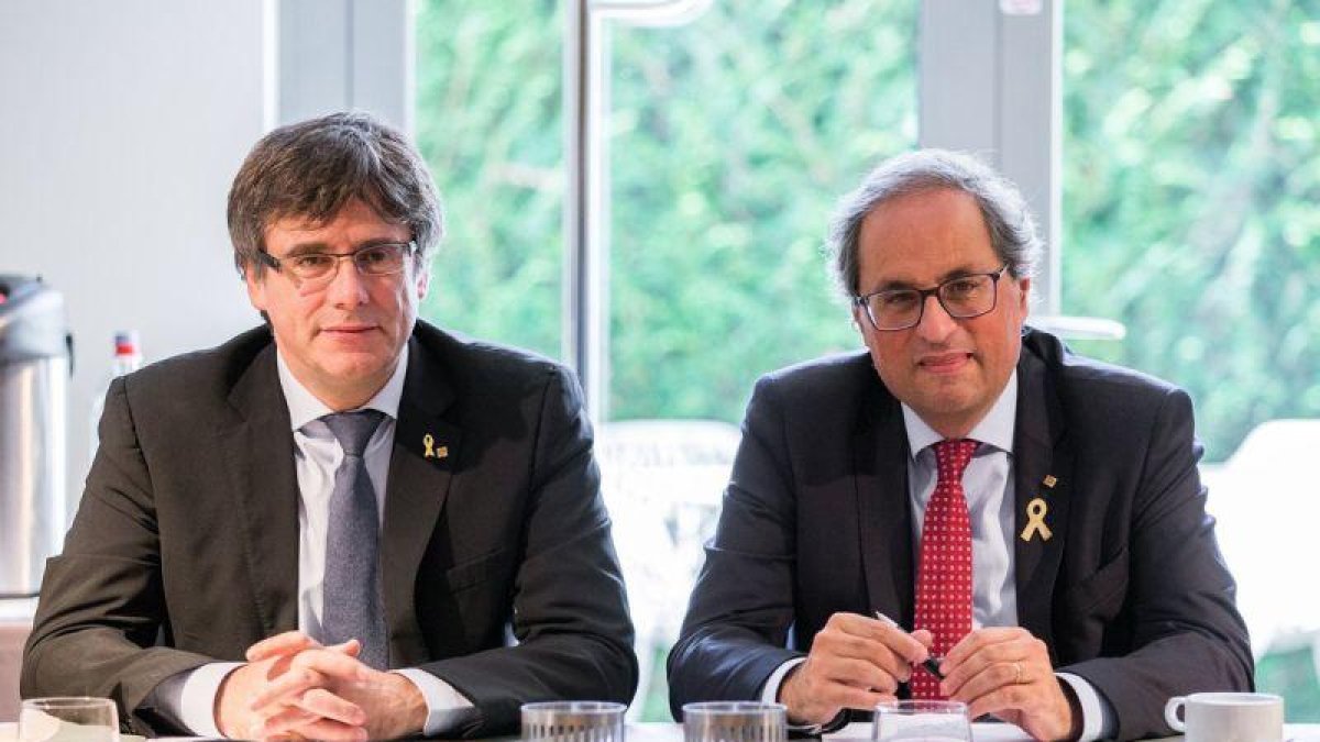 Puigdemont y Torra, en Waterloo, el pasado 22 de octubre.-EPA