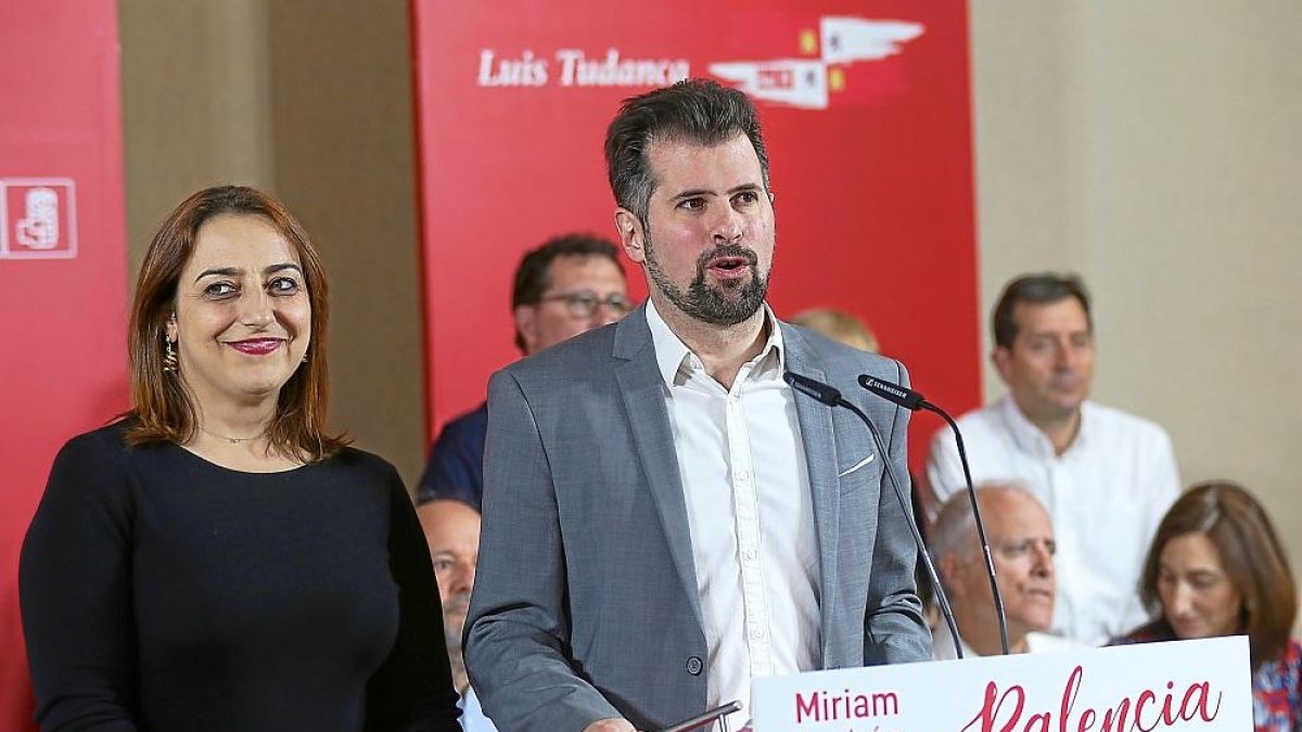 La candidata a la Alcaldía de Palencia, Miriam Andrés, junto a Luis Tudanca.-ICAL