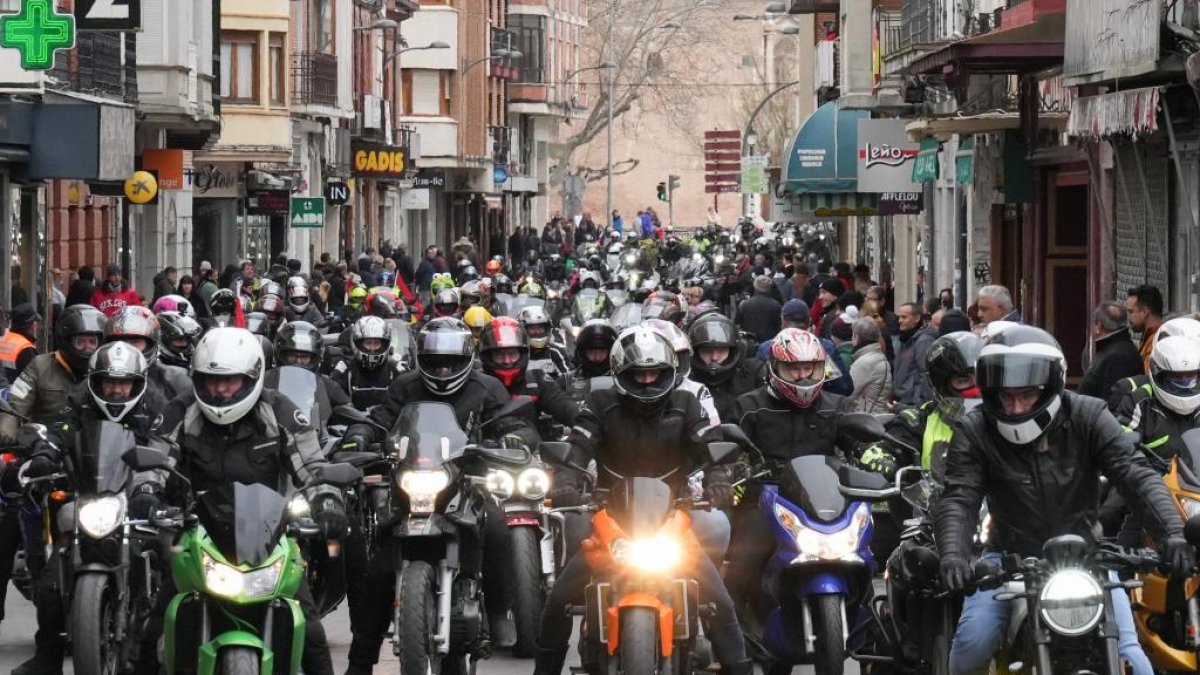 Excursión a Medina del Campo en Motauros 2023.- J. M. LOSTAU