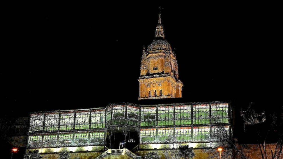 Fachada de la Casa de Lis en Salamanca-El Mundo