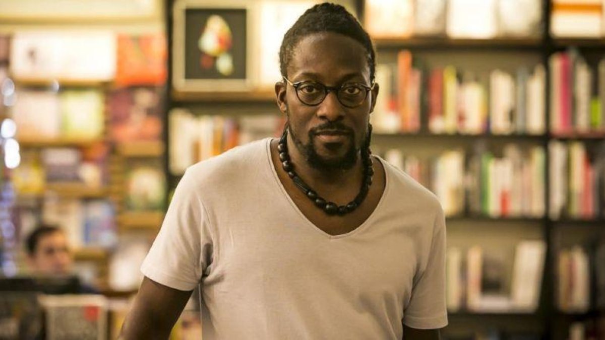 Nii Ayikwei Parkes, en la librería La Central de Barcelona.-JOAN PUIG