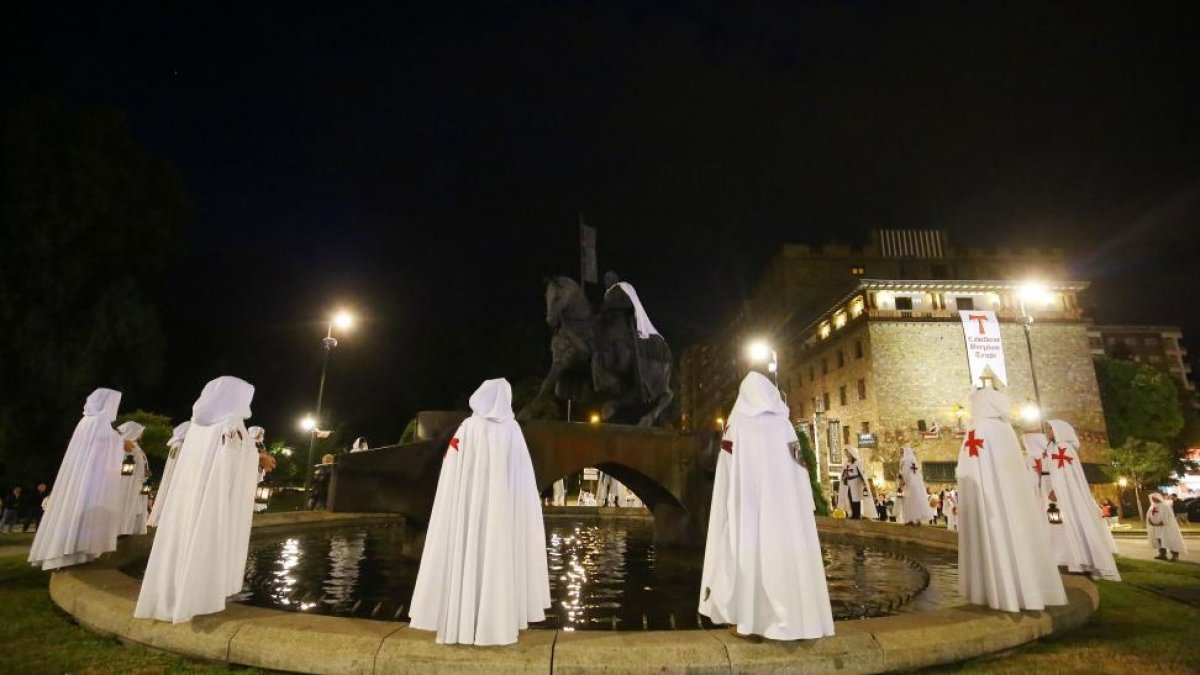 Imposición de la Capa al Caballero Templario.-ICAL