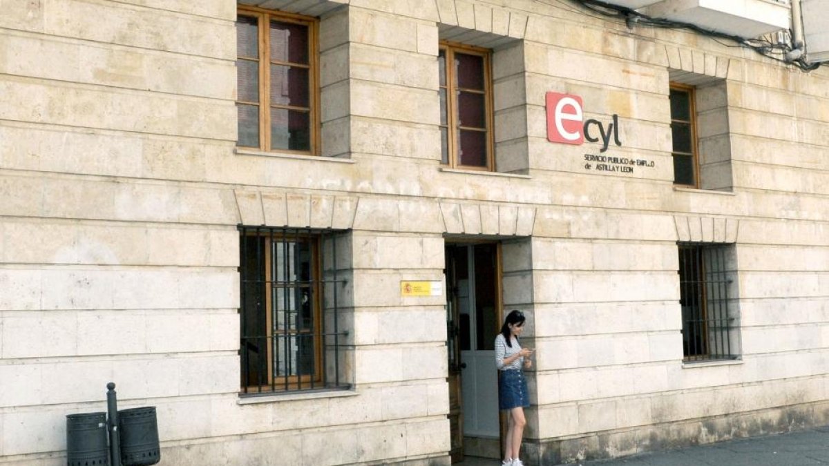Imagen de una de las oficinas del Ecyl en Valladolid.-EL MUNDO