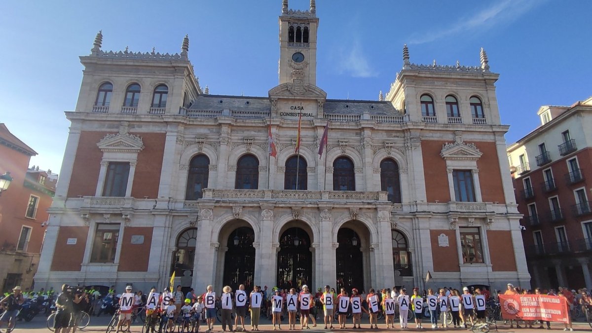'Bicifestación' en defensa de la movilidad sostenible en Valladolid. -ECOLOGISTAS EN ACCIÓN