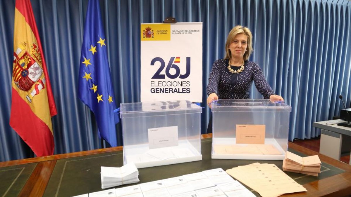 La delegada del Gobierno en Castilla y León, María José Salgueiro, informa sobre el dispositivo de medios materiales, personales e infraestructura para la Elecciones generales del 26 de junio en las nueve provincias de Castilla y León-ICAL