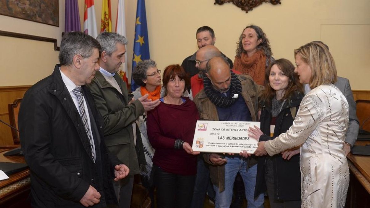 Momento de la declaración deLas Merindades como Zona de Interés Artesanal.-J.M. LOSTAU