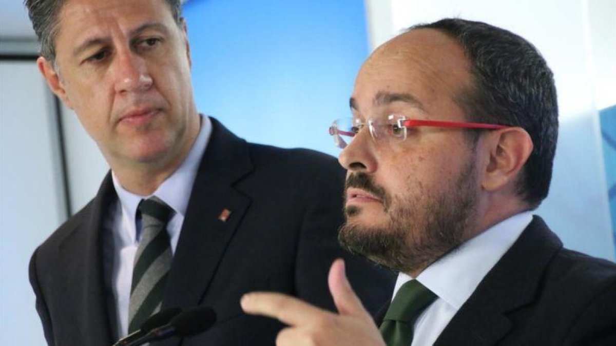 El coordinador general del PP, Xavier García Albiol, y el portavoz de los populares en el Parlament, Alejandro Fernández.-ACN