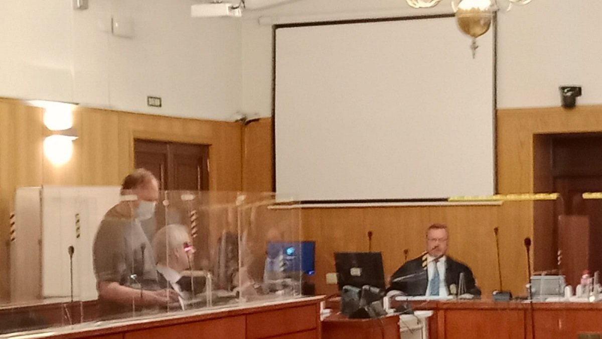 Imagen del juicio al hombre acusado de posesión y distribución de contenido pedófilo en Valladolid.- E. M.