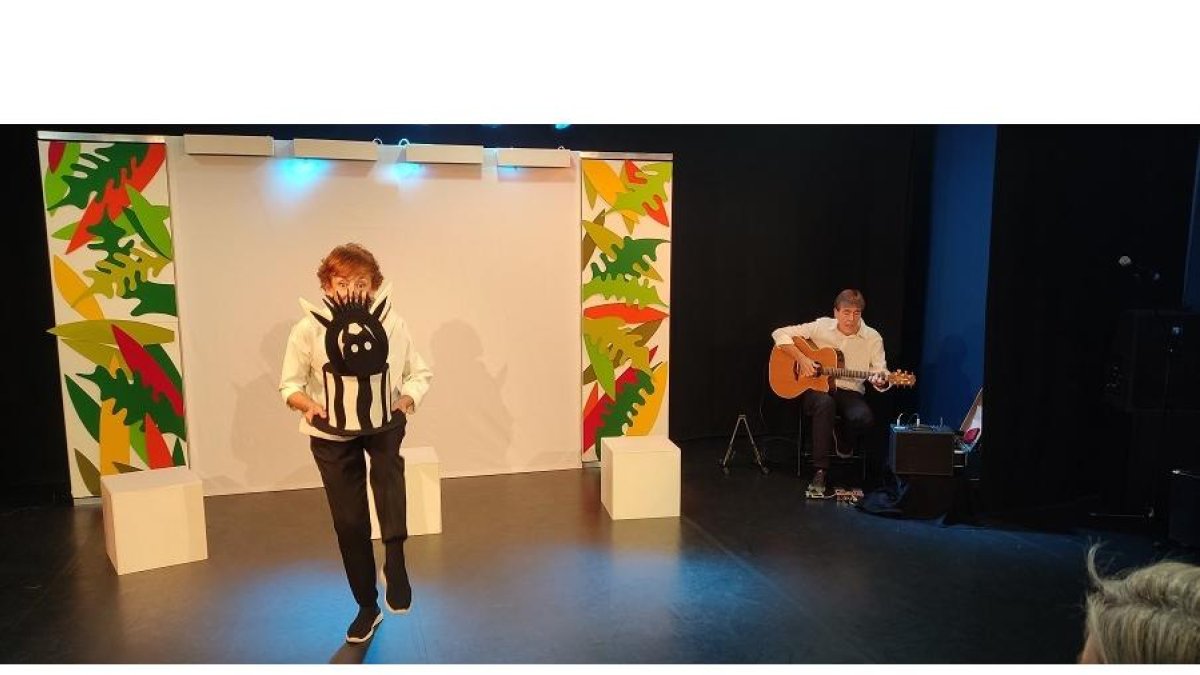 Ana Isabel Gallego y Ángel Sánchez ofrecen un avance de 'La selva'. | E. M.