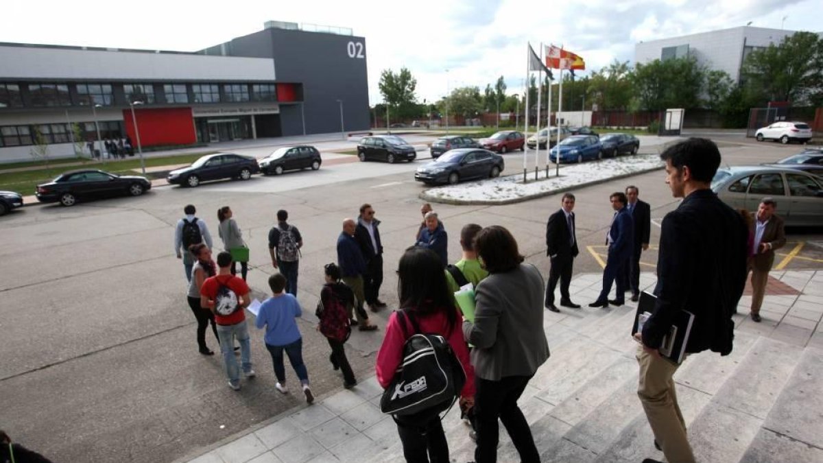 Alumnos en la Universidad Europea Miguel de Cervantes (UEMC).- E. M.
