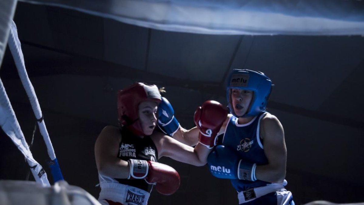 Imagen de uno de los combates femeninos celebrados en la Rondilla.-S. GUIJARRO