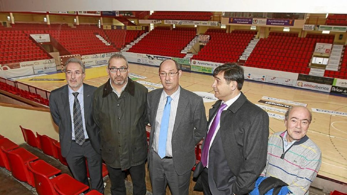 Pedro Rozas, ‘Guti’, Toño Garnacho, Juan Carlos Rodríguez y Pablo Calzada, en un acto previo a la fundación del club.-LOSTAU