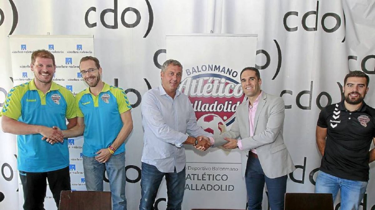 Javi Díaz, Fernando Hernández, Francisco de la Fuente, Mario Arranz y Sergio Maroto, ayer en el CDO .-J.M. Lostau