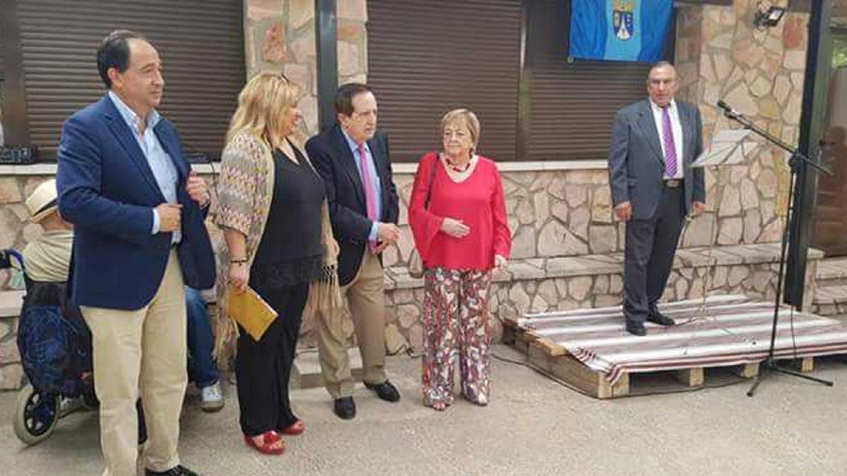 Lucas agradeció el homenaje que le rindió Liceras en un acto con varios alcaldes de la provincia soriana.-HDS