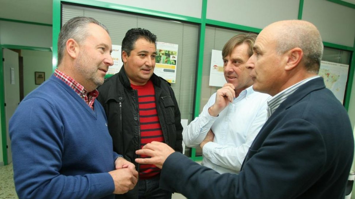 (I a D): El presidente regional de Asaja, Donaciano Dujo; el presidente de Asaja Bierzo, Roberto Canedo; el presidente de Asaja León, Arsenio García; y el secretario General de Asaja Castilla y León, Jose Antonio Turrado, durante la comparecencia de esta-ICAL