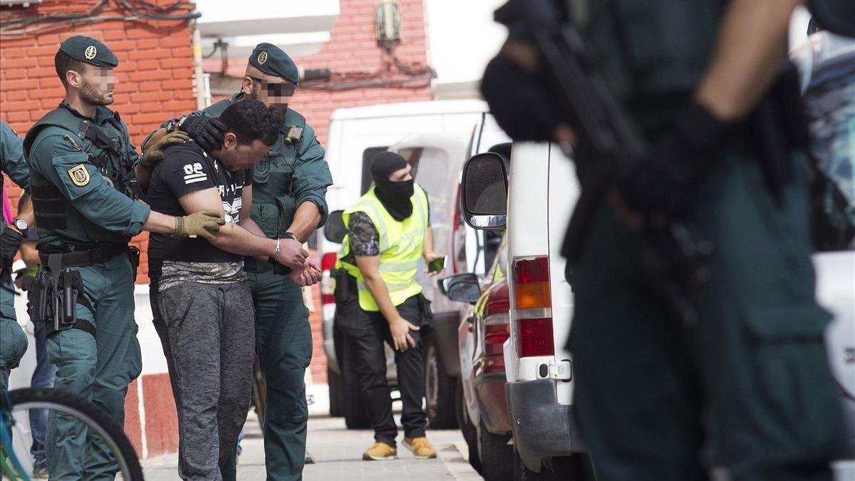 El 22 de septiembre de 2017, agentes de la Guardia Civil detuvieron al joven marroquí Said Ben Iazza, por su supuesta relación con la célula yihadista de los atentados de Barcelona y Cambrils.-DOMENECH CASTELLO