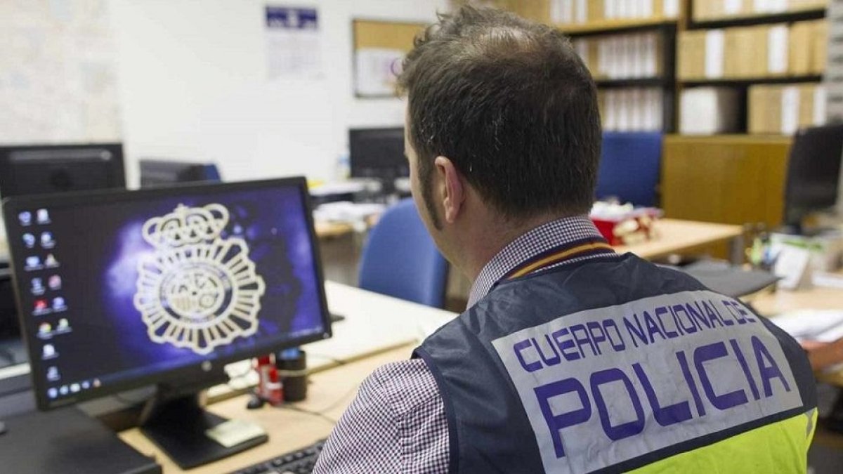 - POLICIA NACIONAL