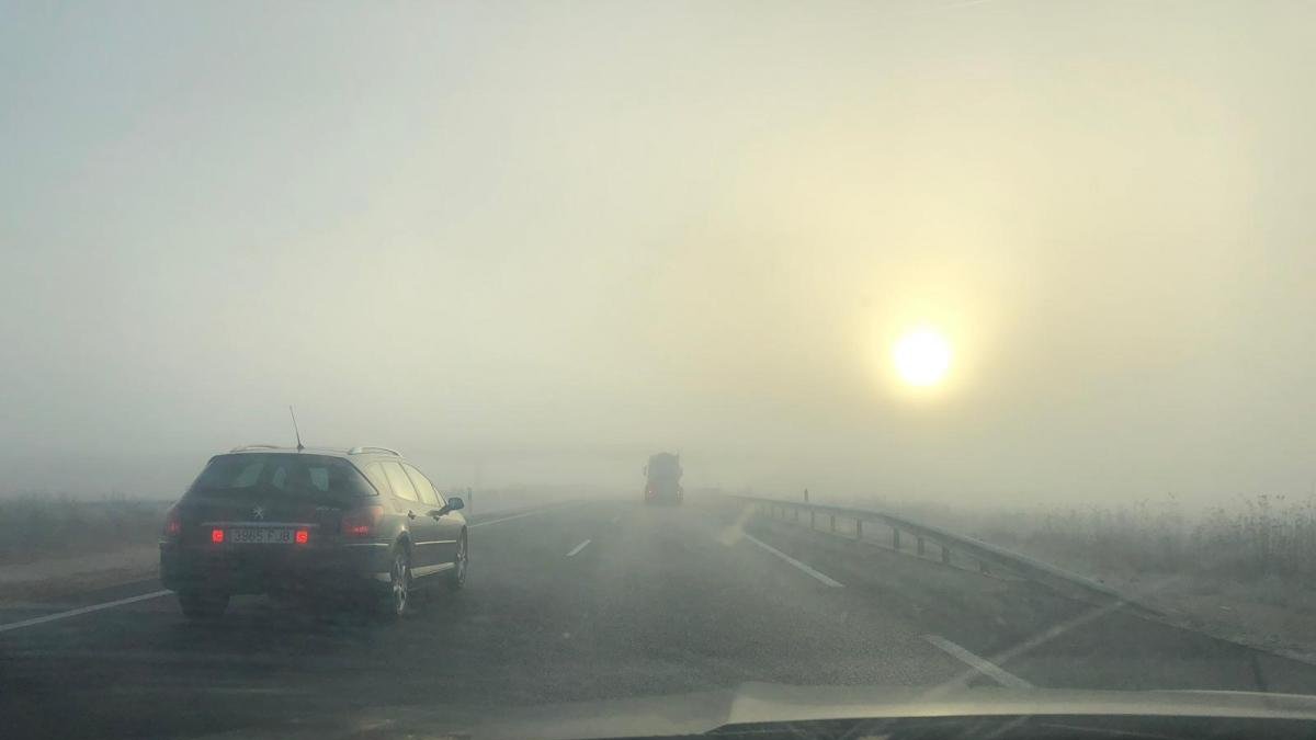 La niebla complica el tráfico en Segovia, Ávila, León, Burgos, Zamora y Valladolid-E.M.