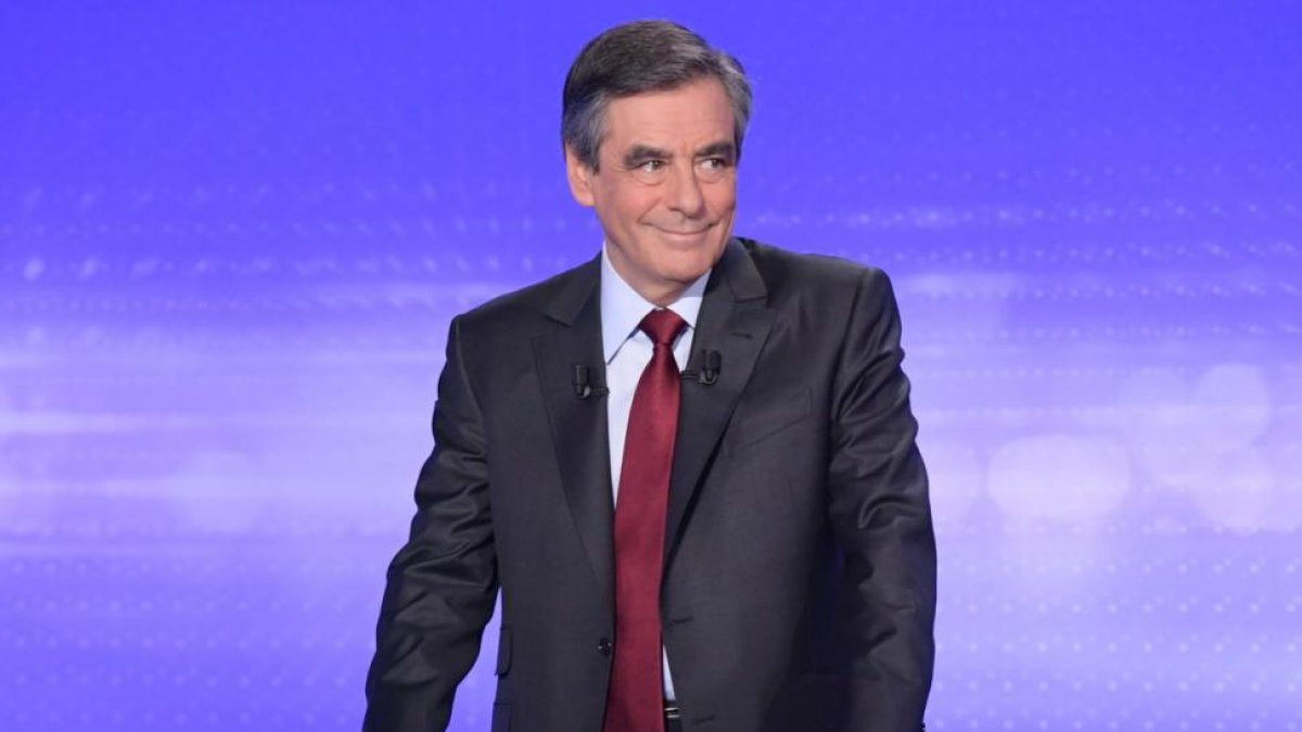 Franços Fillon, durante el debate de candidatos a las primarias de la derecha francesa, en France 2.-CHRISTOPHE ARCHAMBAULT / POOL