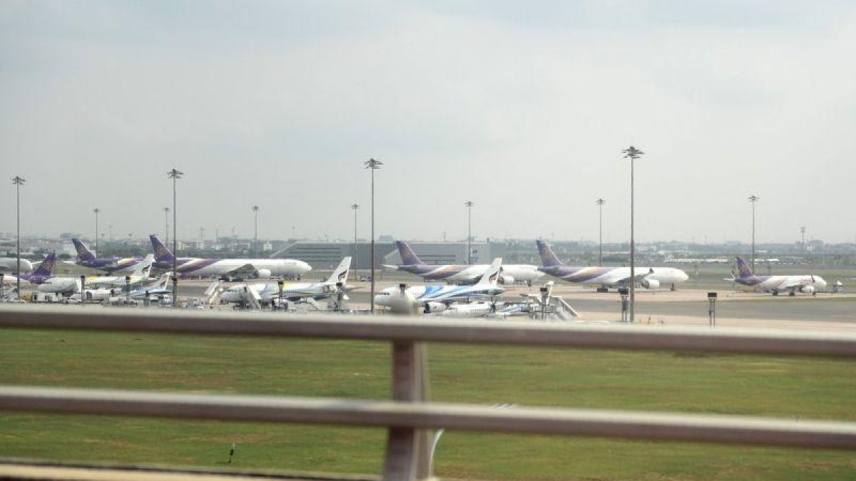 Aeropuerto de Pakistán luego de la cancelación de vuelos comerciales y el ciere de su espacio aéreo.-AFP