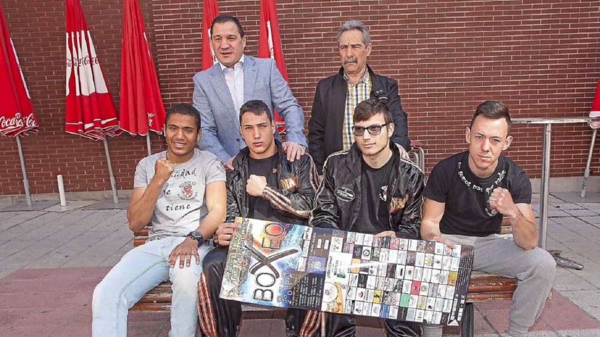 Cubi y Hernández con cuatro púgiles-Pablo Requejo