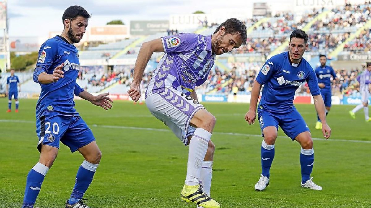 Los blanquivioleta se juegan la promoción ante el Getafe, segundo mejor equipo tras el Pucela en las cinco últimas jornadas; el Reus, con 5 derrotas en 20 partidos como local; y el Cádiz, también en playoff-Araba Press