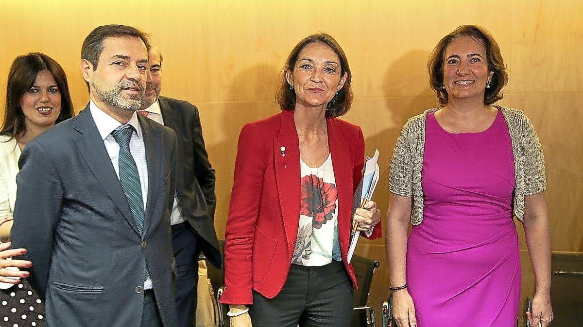 Javier Ramírez, Reyes Maroto y María Josefa García Cirac.-ICAL