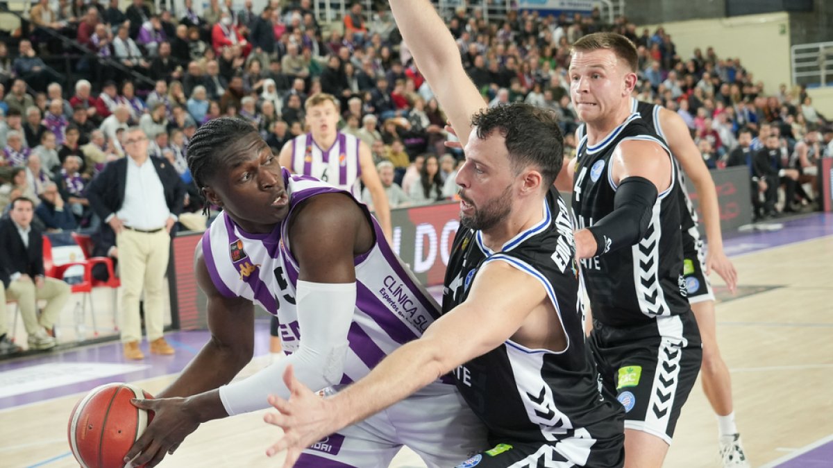 UEMC Real Valladolid Baloncesto - HLA Alicante. / LOSTAU