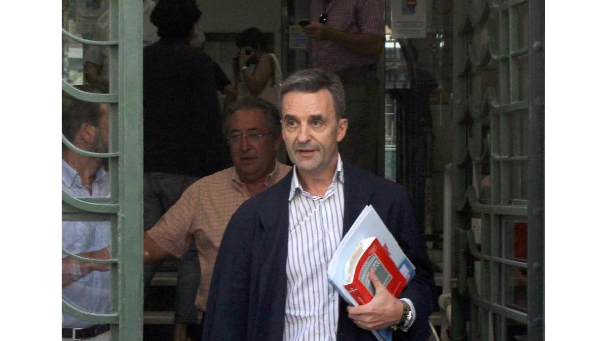 El comisario de Aguas de la CHD, Ángel González, tras la reunión de la Junta de Explotación del Alto Duero.-ICAL