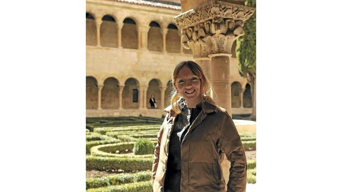 La escocesa Susan Philipsz, durante una intervención en Silos.-ICAL