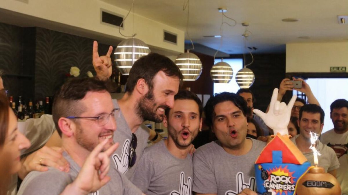 El equipo Los Rockcampers obtiene el mayor premio de la historia de la televisión en el concurso Boom-ICAL