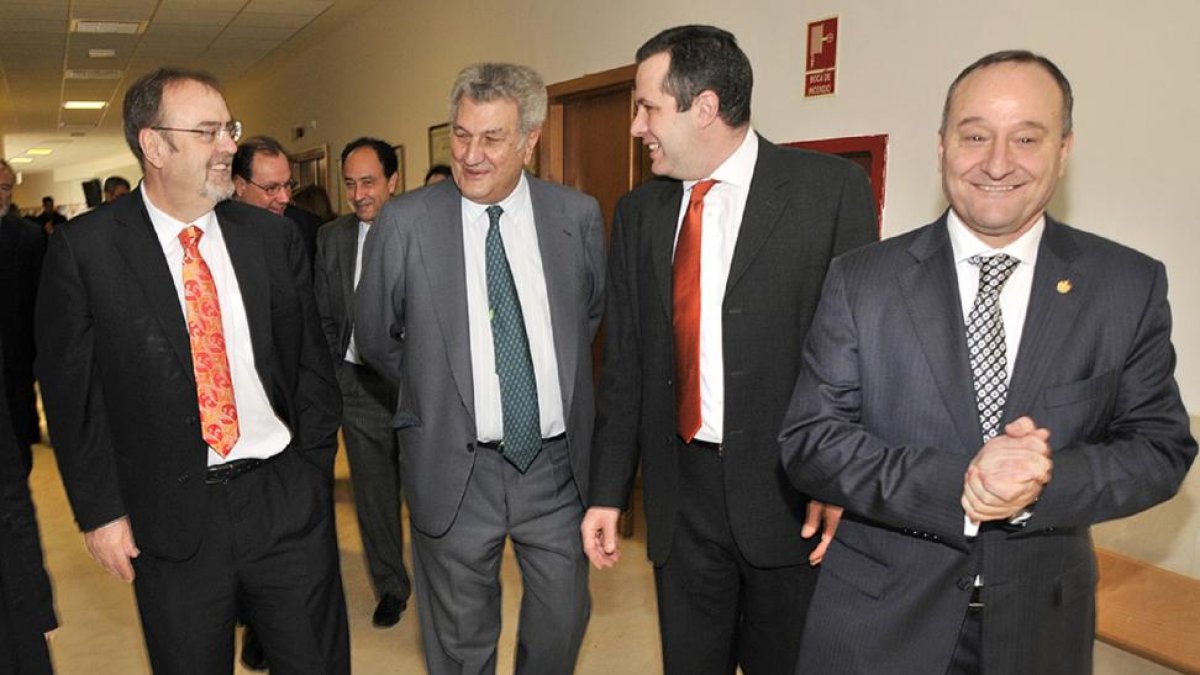 Fernando Rey (d), acompañado por Jesús Posada, Luis Bonilla y Daniel Miguel.-Valentín Guisande