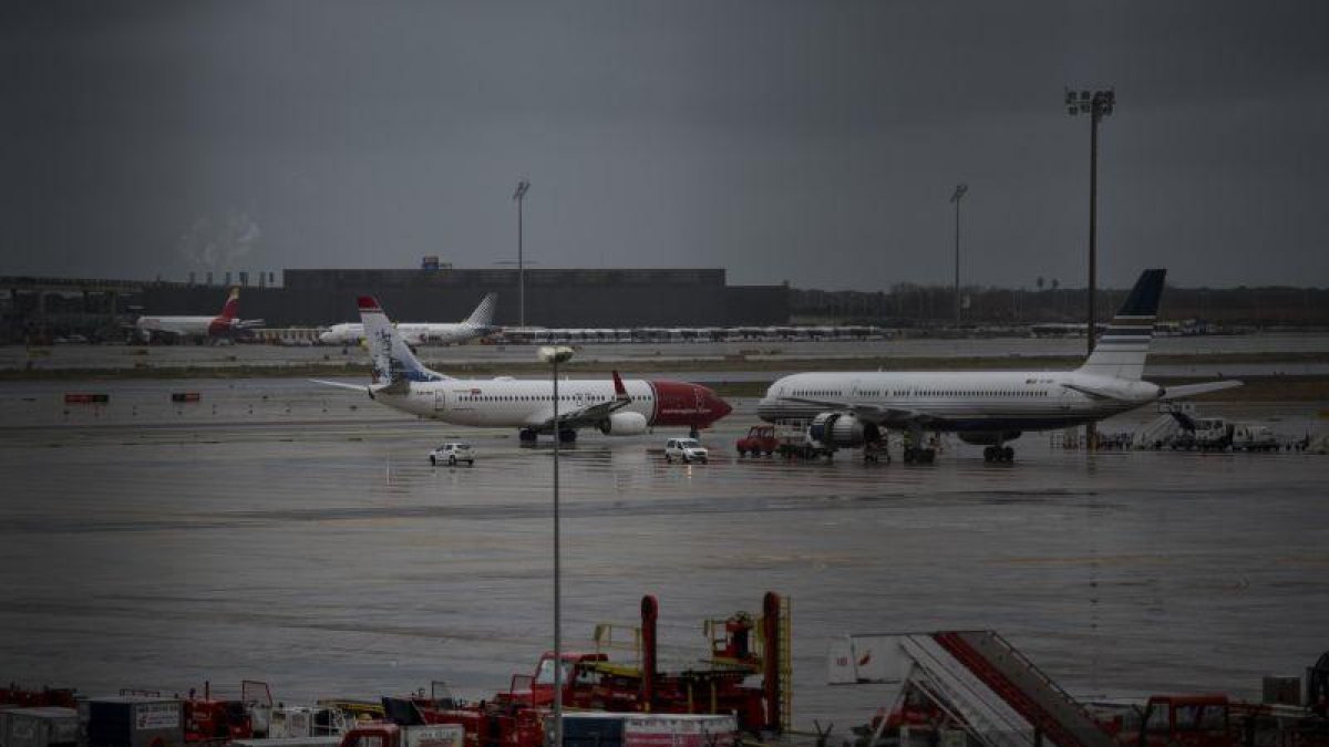 Vista de la terminal 1 del aeropuerto de El Prat de Llobregat de Barcelona.-JORDI COTRINA
