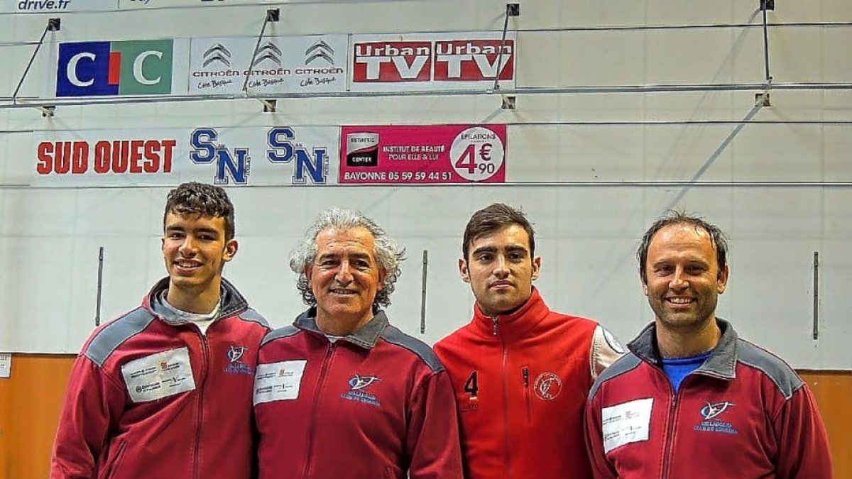 Adrián Yáñez, tercero por la izquierda, posa junto a Noé Bermejo, Juan Ramón Merino y Gonzalo García.-E. M.