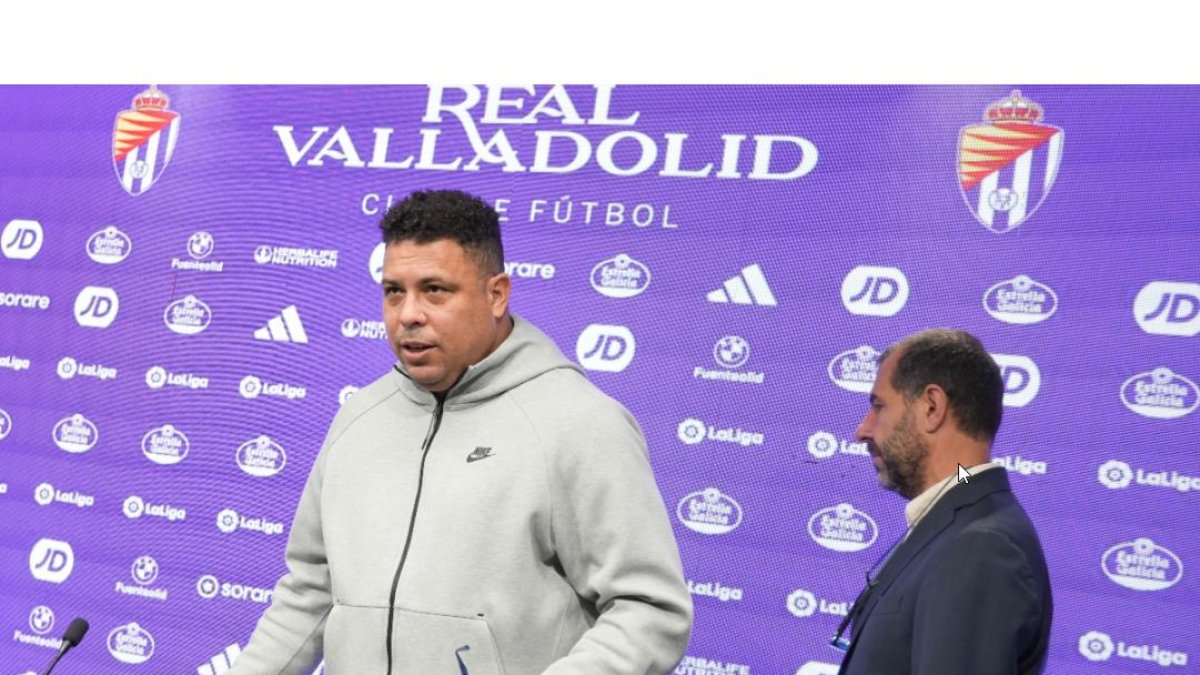 Ronaldo Nazario en su comparecencia anual ante los medios de comunicación tras el descenso del Real Valladolid. / J. M. LOSTAU