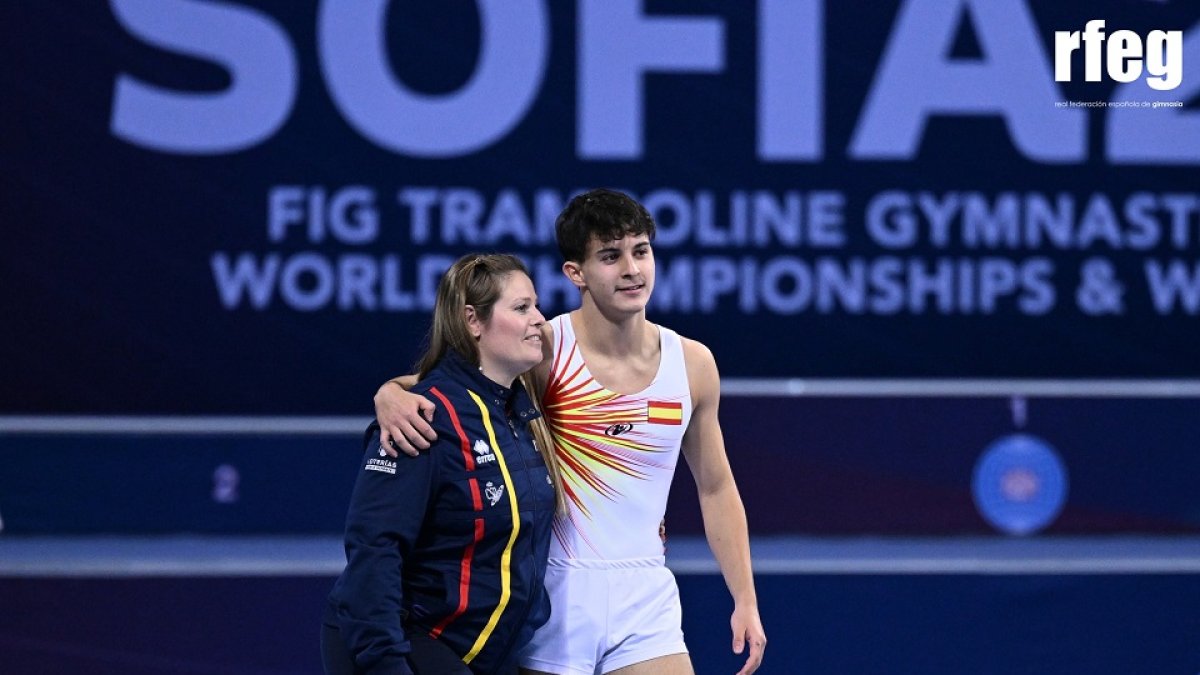 Los vallisoletanos Teresa Ginés y David Franco en el Campeonato del Mundo en Bulgaria./ EL MUNDO