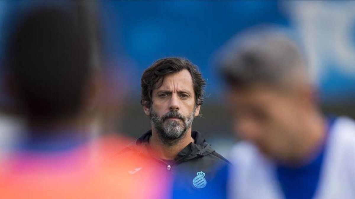 Quique Sánchez Flores, en un entrenamiento del Espanyol en Sant Adrià.-JORDI COTRINA