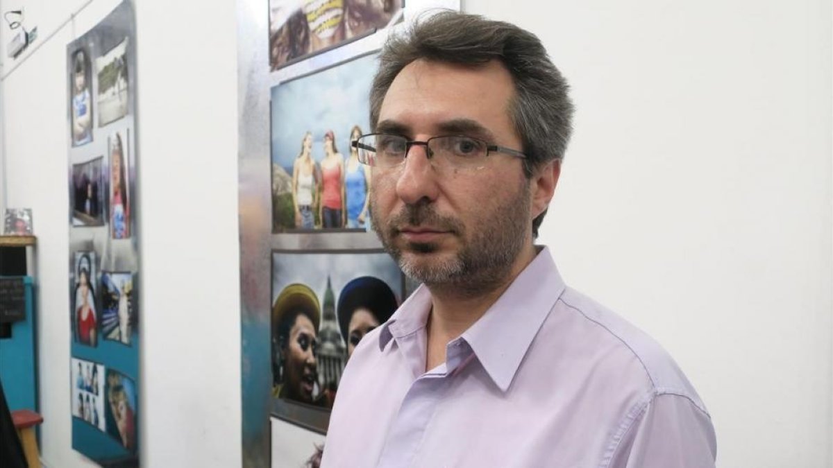 Pablo Verna, hijo del torturador Julio Verna, en una reunion en Buenos Aires Argentina.-EFE