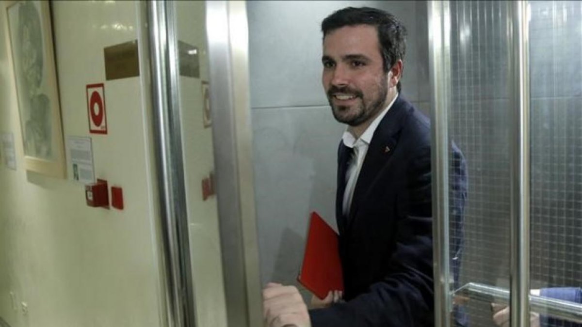 Alberto Garzón (IU), en la sala de prensa del Congreso.-JOSE LUIS ROCA