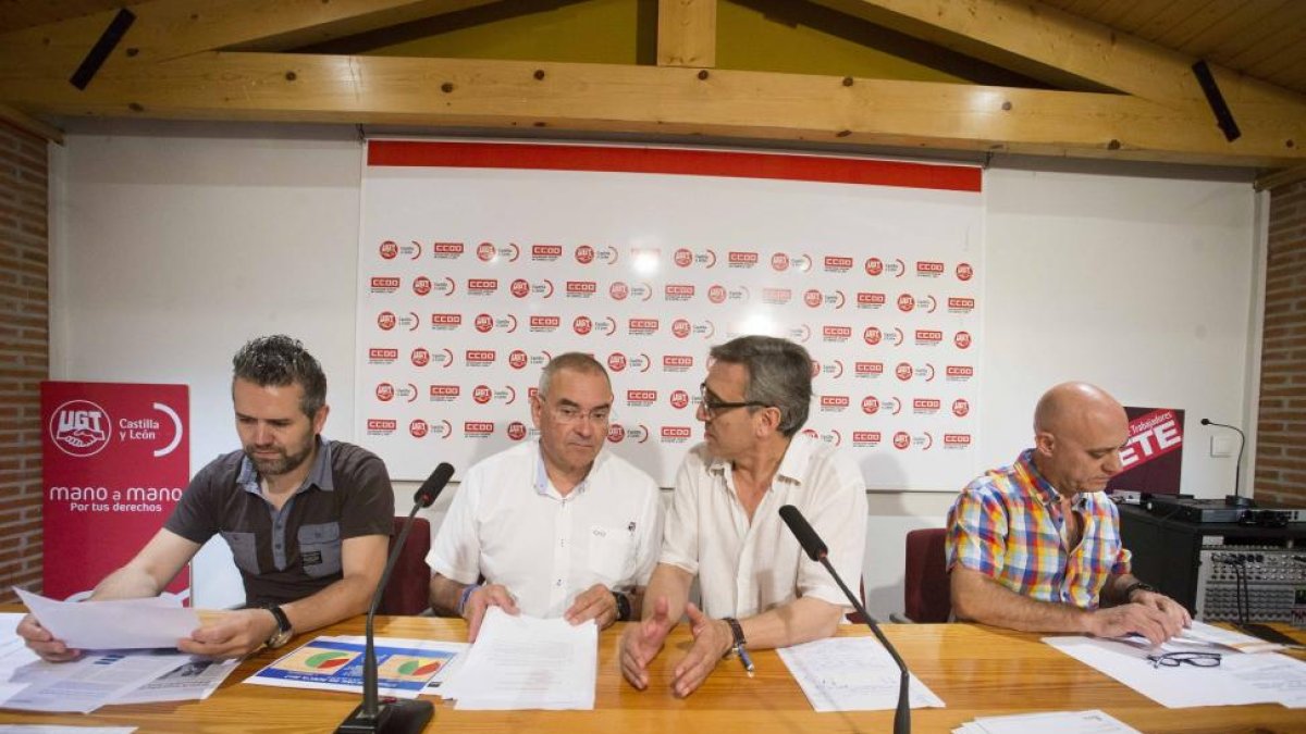 Los sindicatos CCOO y UGT presentan una estrategia para parados mayores de 50 años.-ICAL